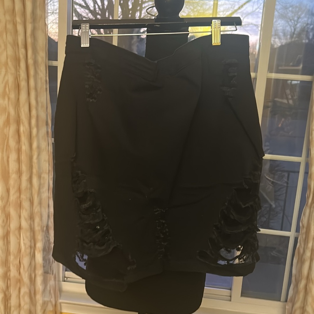 Pretty Little Things Black ripped mini Skirt - Picture 7 of 7